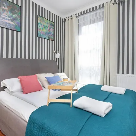 Апартаменти Seaside With Gym By Renters *