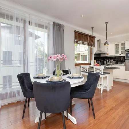 Апартаменти Seaside With Gym By Renters